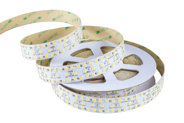 LED MAN, 2835 Лента св/д PRO+, 36вт/м, 400д/м, 24В, 6000K, 3М 9495, 3Oz, 20мм, (25м/кат), Трехрядная